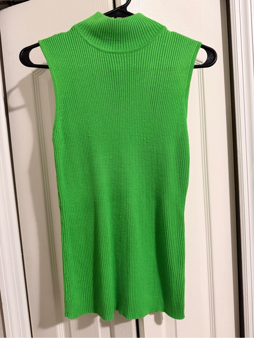 Dana Buchman Bright Green Sleeveless Ribbed Turtleneck Tank